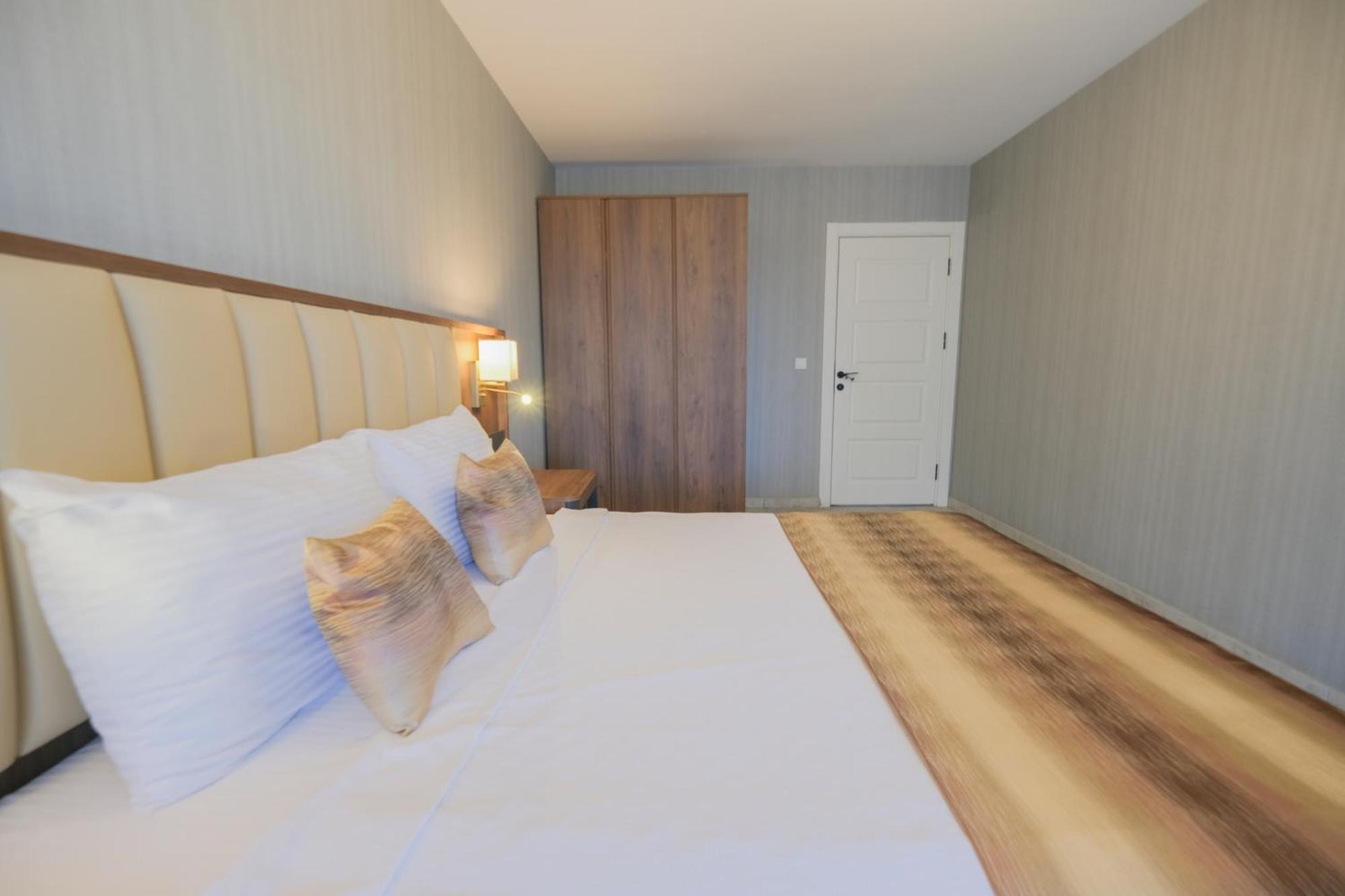 Days Inn By Wyndham Alanya Exterior photo