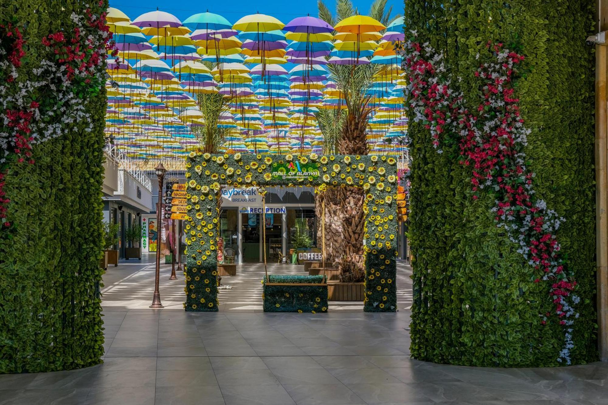 Days Inn By Wyndham Alanya Exterior photo