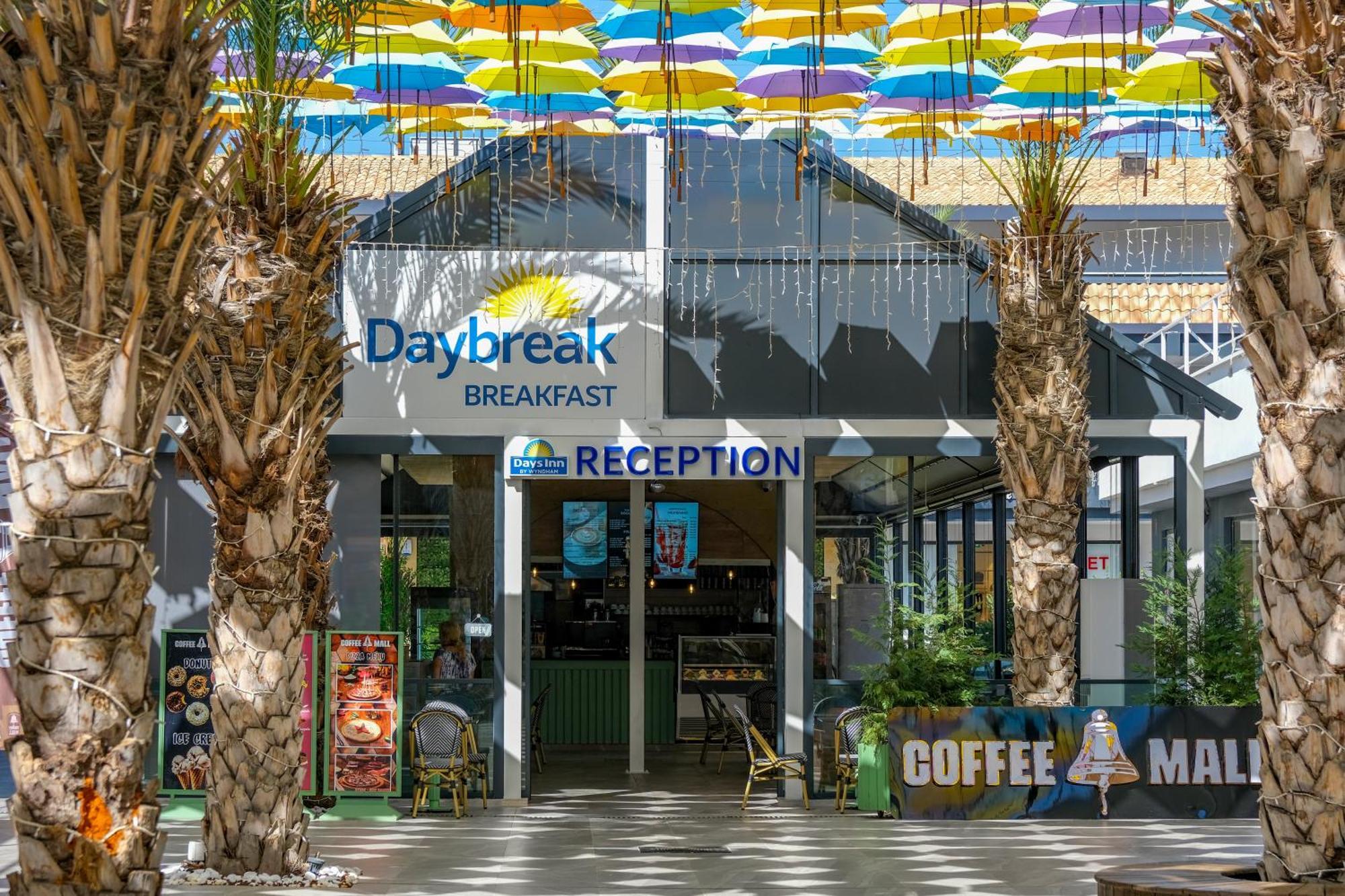 Days Inn By Wyndham Alanya Exterior photo