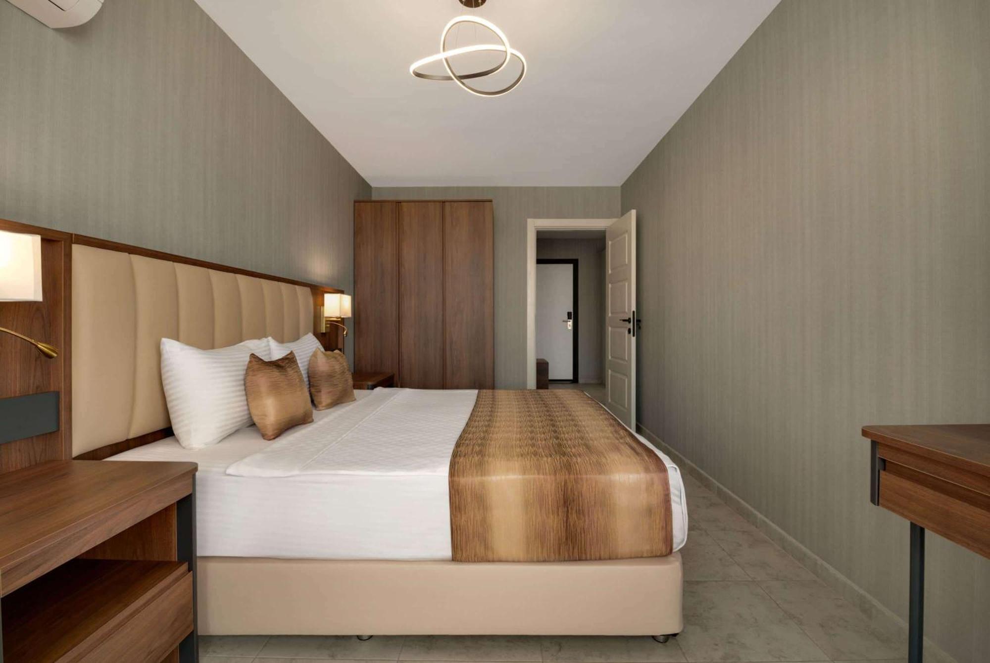 Days Inn By Wyndham Alanya Exterior photo