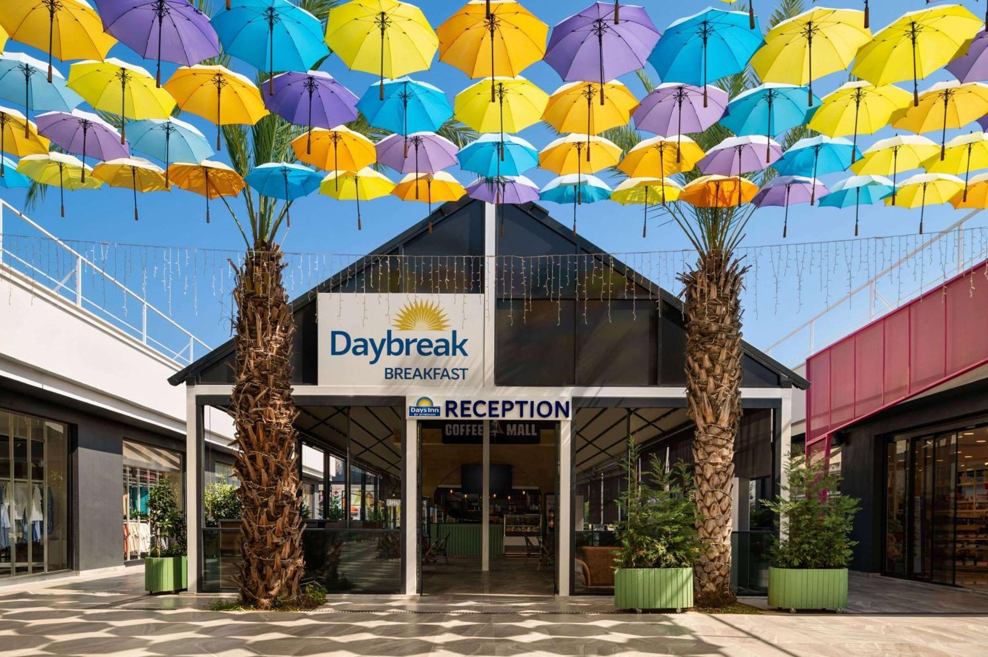 Days Inn By Wyndham Alanya Exterior photo