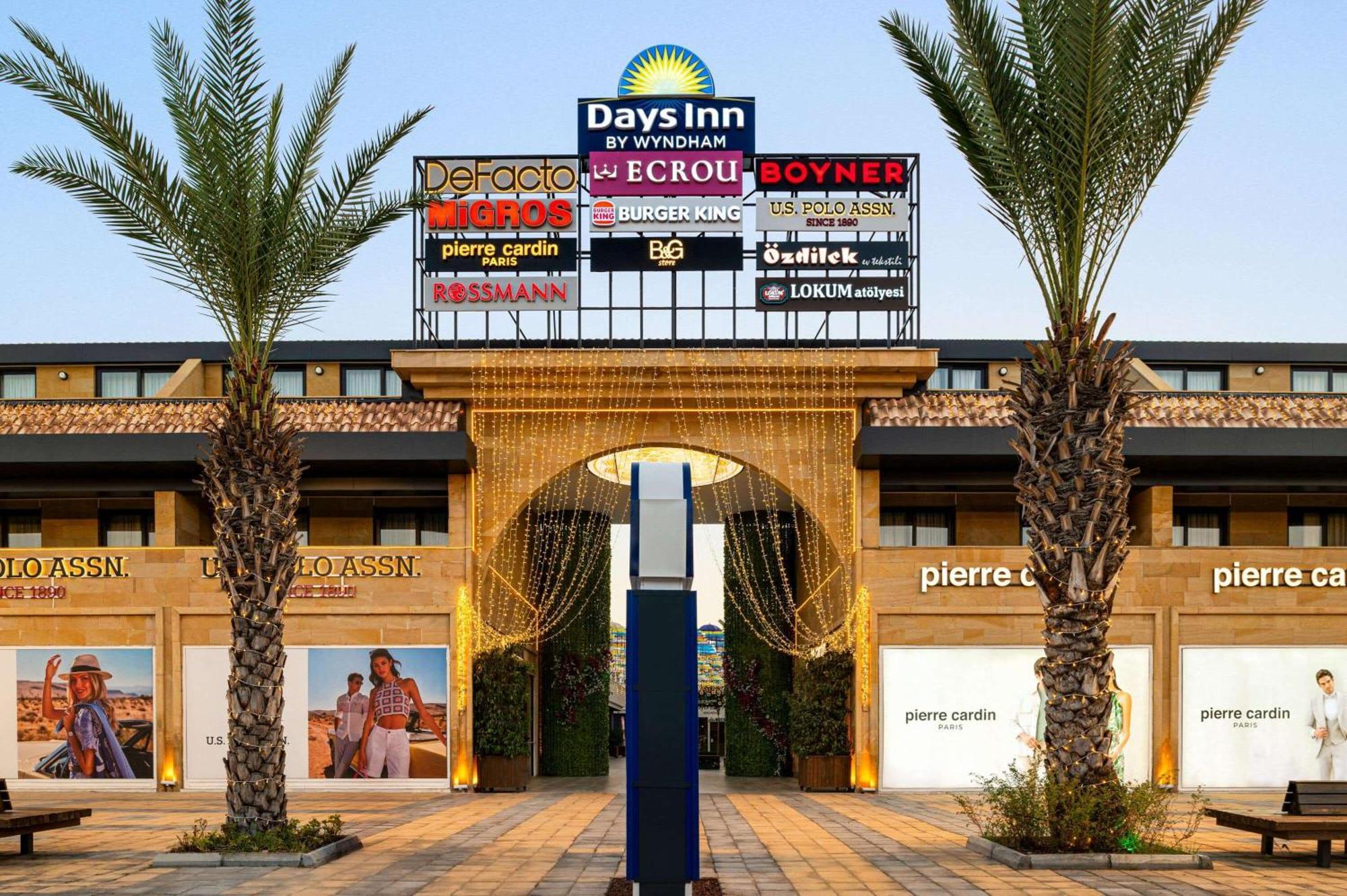 Days Inn By Wyndham Alanya Exterior photo